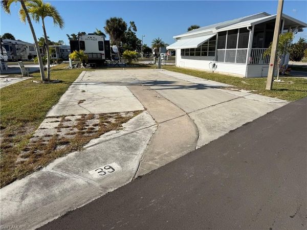 19681 Summerlin #39 RD, FORT MYERS, FL 33908