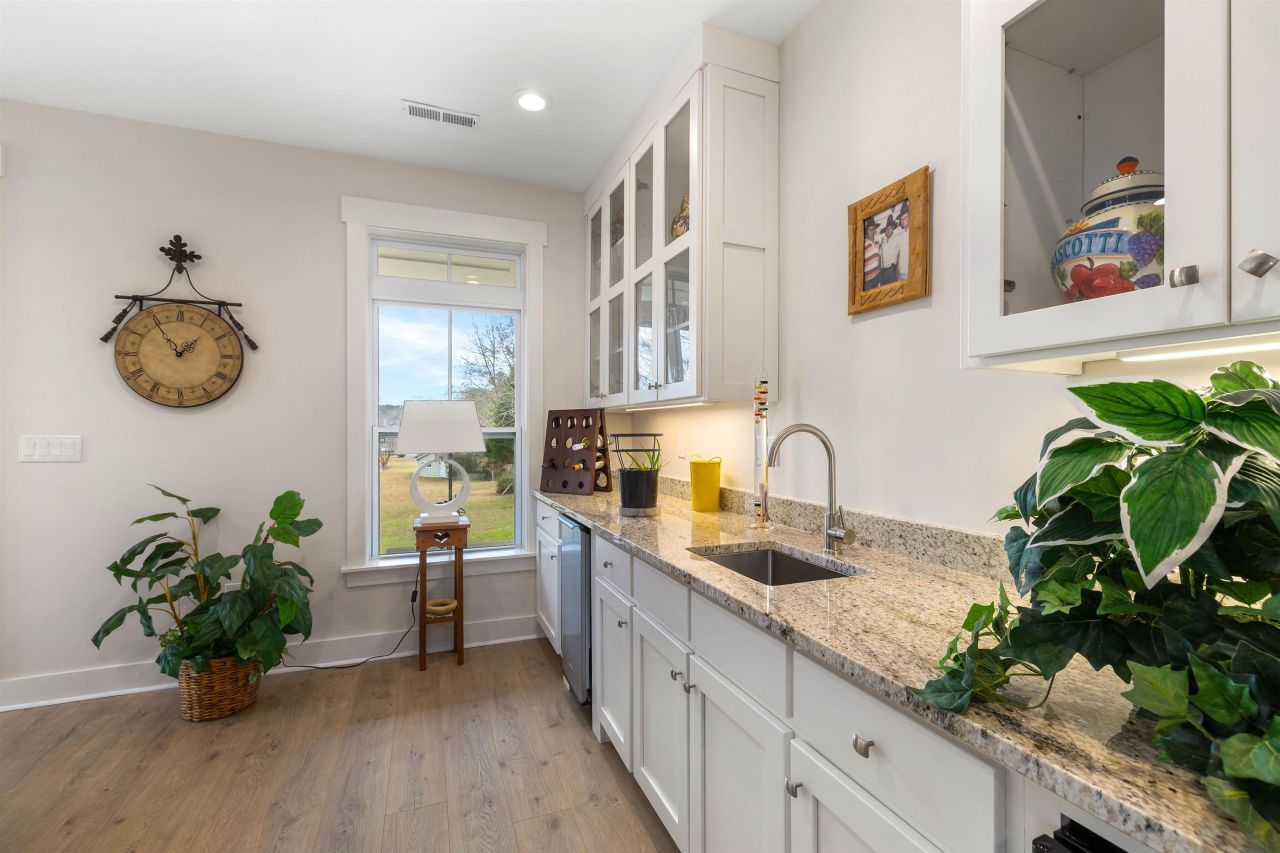 2475 Clubhouse Rd. Photo 6