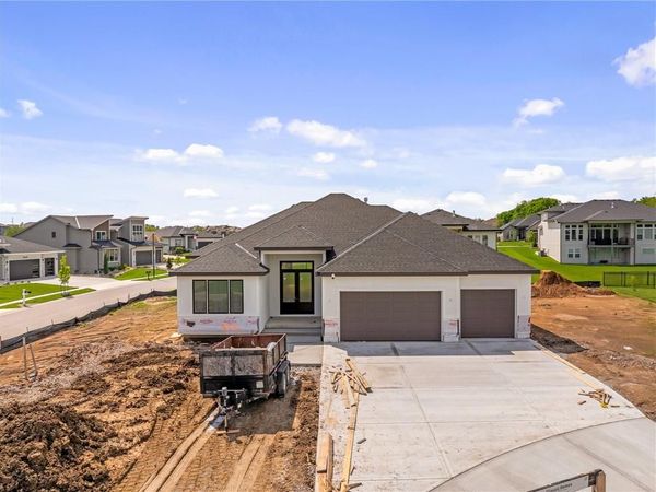 8996 Shady Bend Road, Lenexa, KS 66227