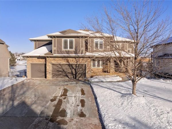 16253 S Summertree Lane, Olathe, KS 66062