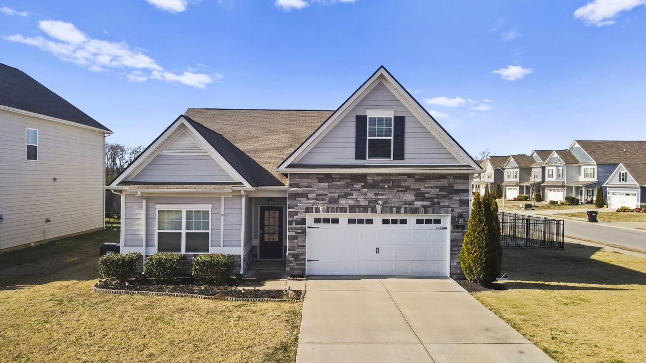 3222 Briar Chapel Dr, Murfreesboro, TN 37128 Main Photo