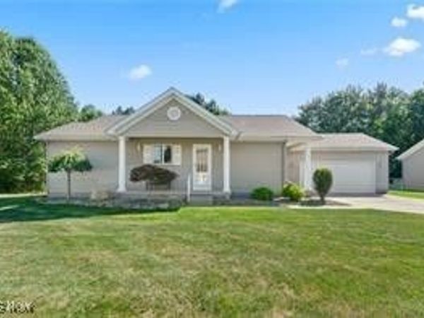 603 S Raccoon Road, Unit 9, Austintown, OH 44515