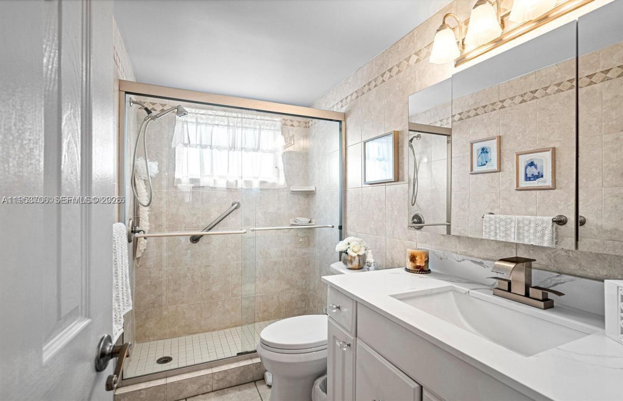 180 NE 12th Ave, Unit 14E, Hallandale Beach, FL 33009 Photo