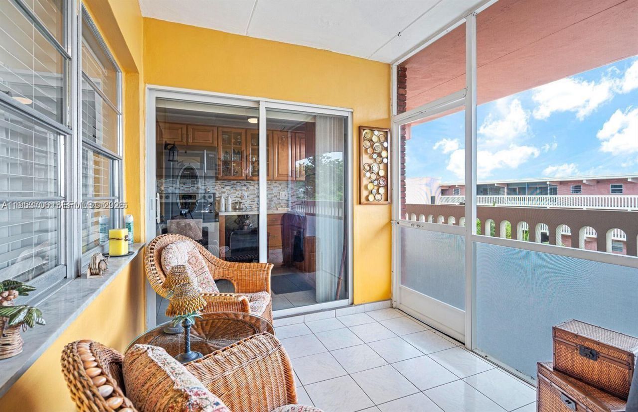 180 NE 12th Ave, Unit 14E, Hallandale Beach, FL 33009 Photo