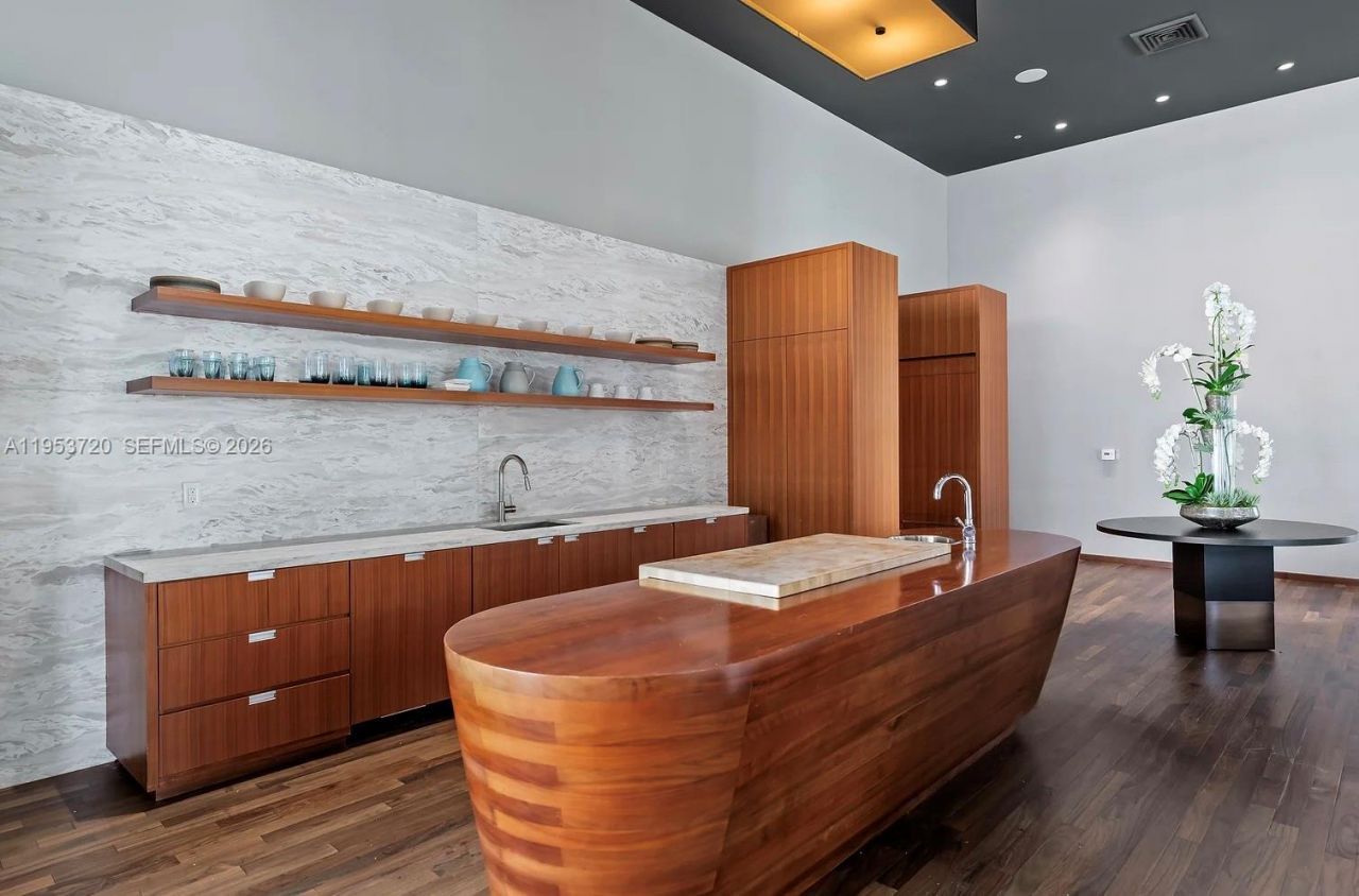 1300 Brickell Bay Dr, Unit 2504, Miami, FL 33131 Photo