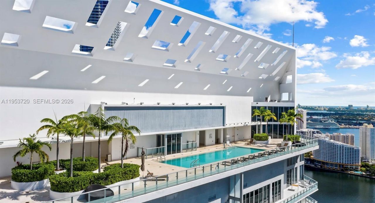 1300 Brickell Bay Dr, Unit 2504, Miami, FL 33131 Photo