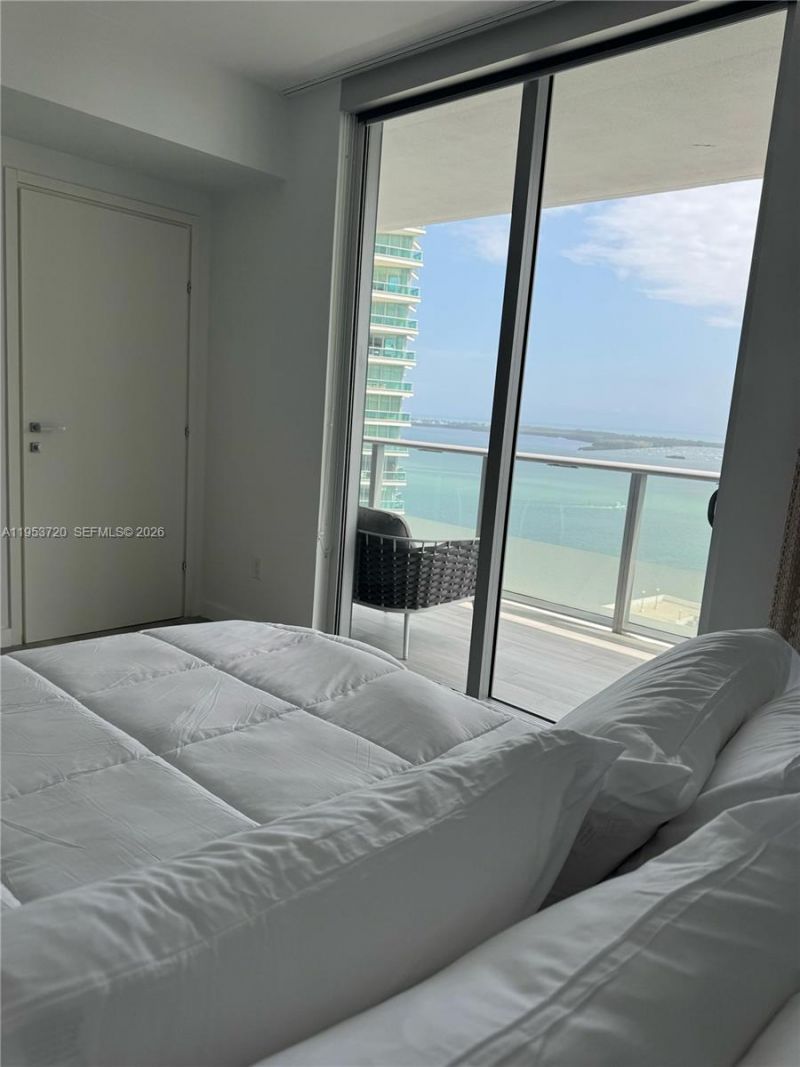 1300 Brickell Bay Dr, Unit 2504, Miami, FL 33131 Photo