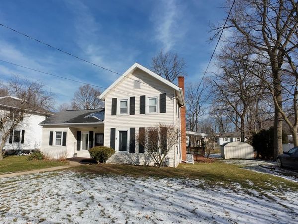 311 East Street, Jonesville, MI 49250