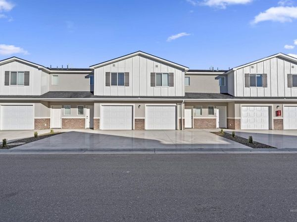 5664 E Surfers Point Lane, Nampa, ID 83687
