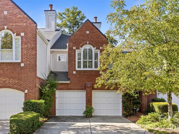 6029 Sharon Road, Charlotte, NC 28210