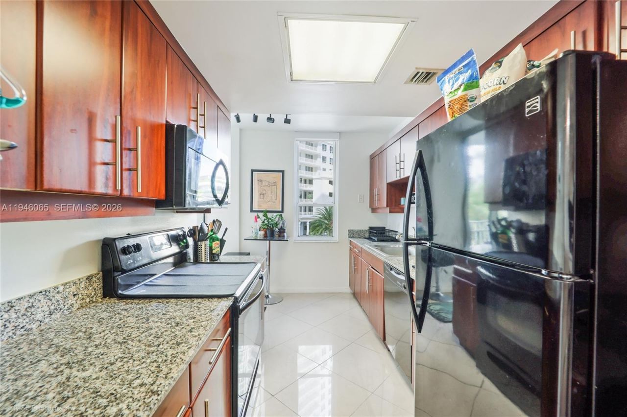 701 Brickell Key Blvd , Unit 404, Miami, FL 33131 Photo