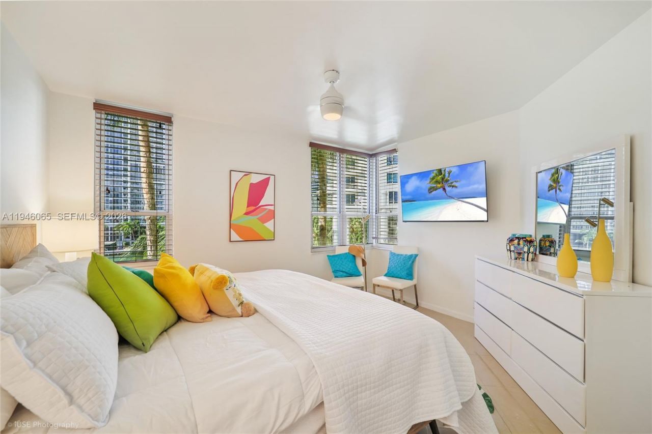 701 Brickell Key Blvd , Unit 404, Miami, FL 33131 Photo