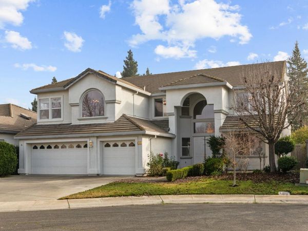 11 Loganberry Ct, Sacramento, CA 95835