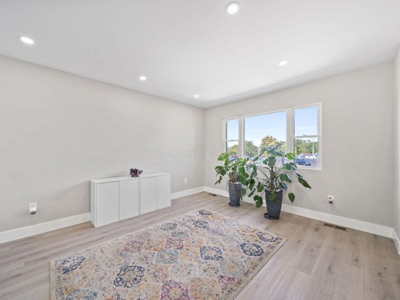 299 Lombard Road , Columbus, OH 43228 Photo 14