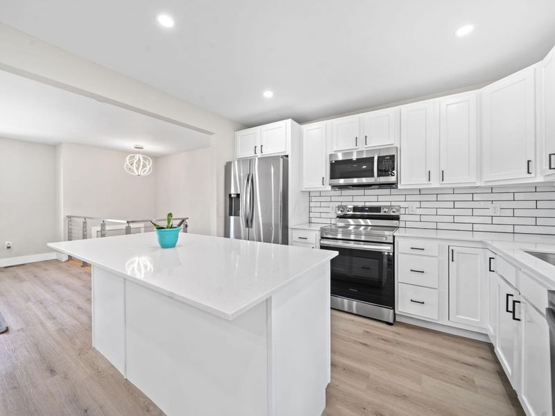 299 Lombard Road , Columbus, OH 43228 Photo 9