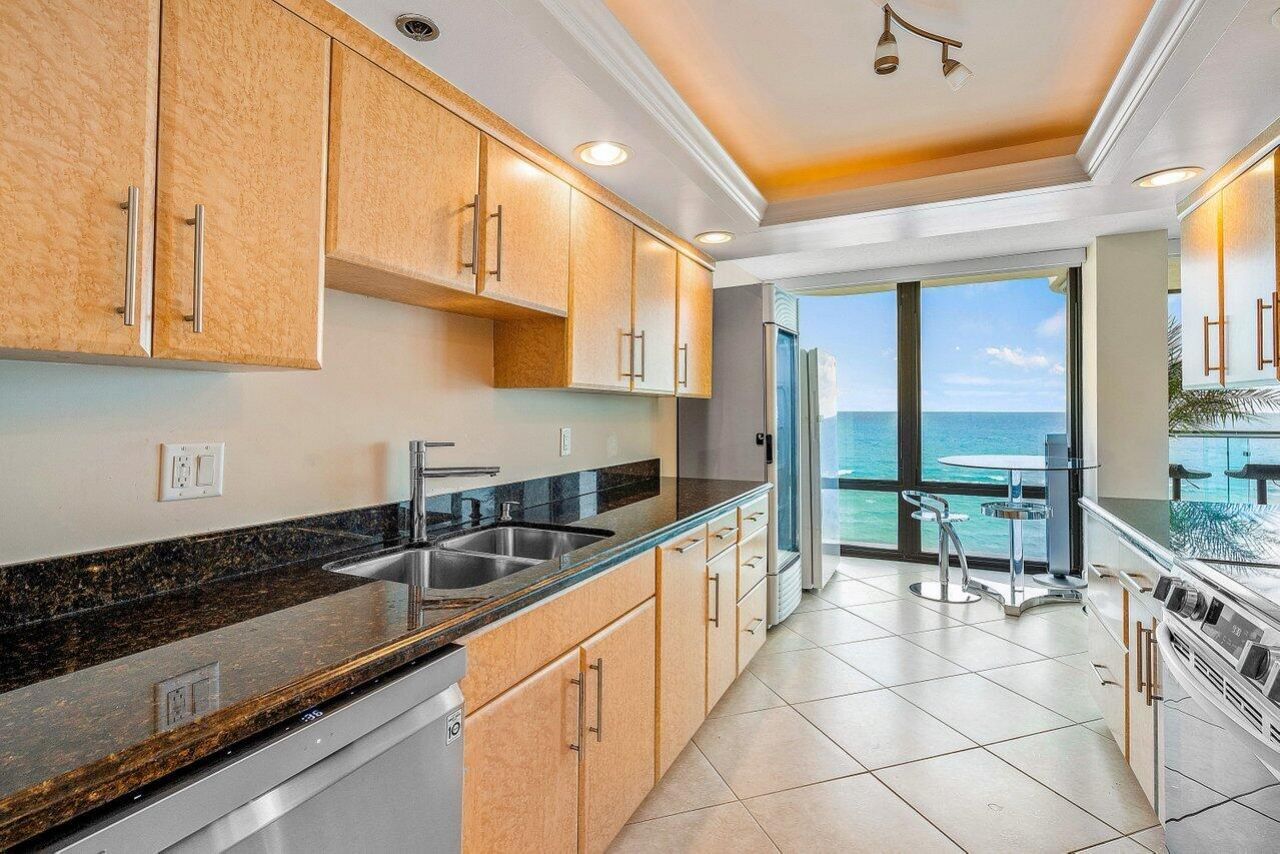 250 S Ocean 10c Boulevard, Unit 10-C, Boca Raton, FL 33432 Photo