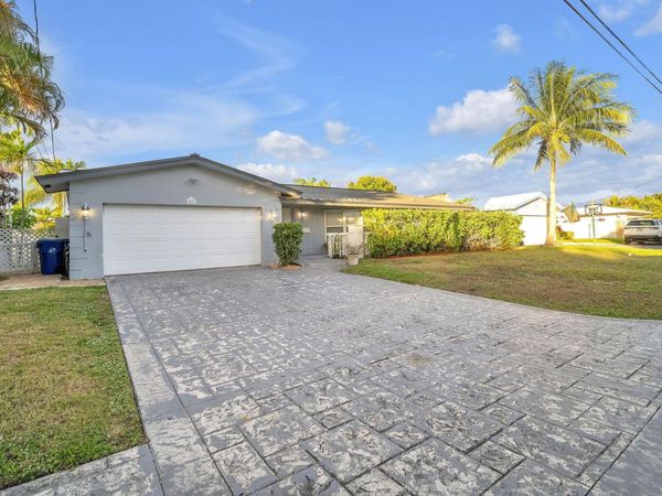 1421 NE 54th St, Fort Lauderdale, FL 33334