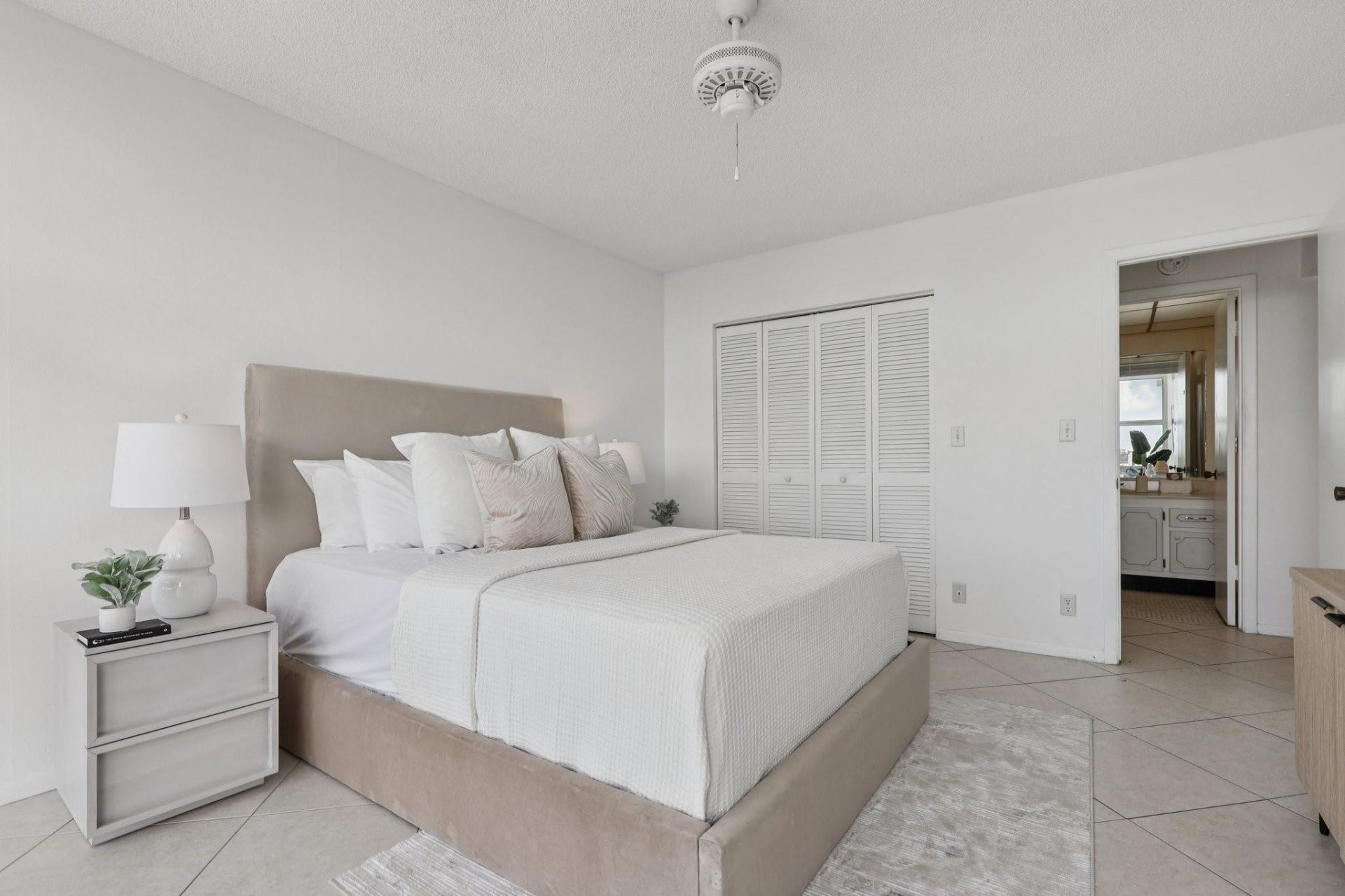 2701 N Ocean Boulevard, Unit 4C, Fort Lauderdale, FL 33308 Photo