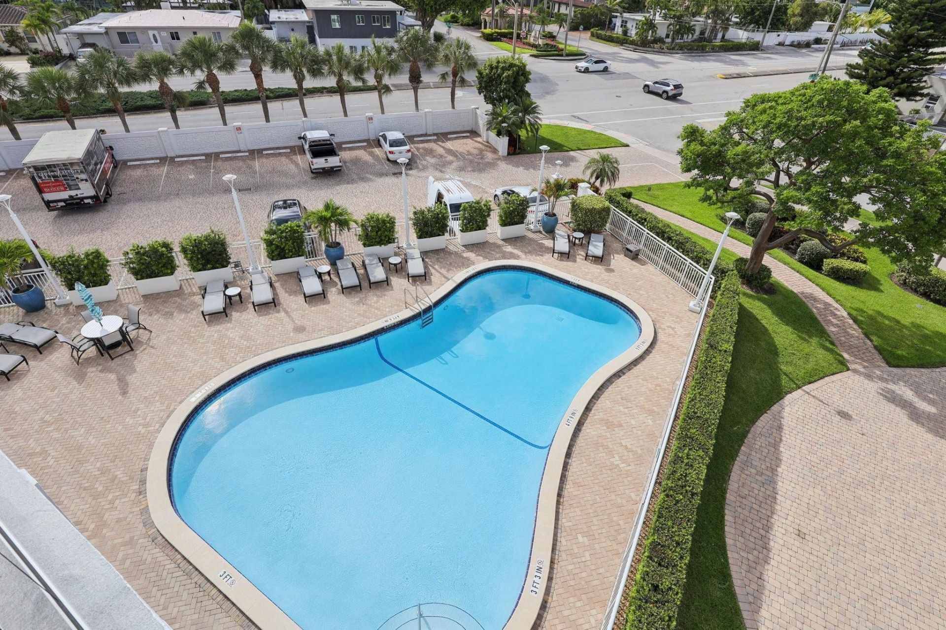 2701 N Ocean Boulevard, Unit 4C, Fort Lauderdale, FL 33308 Photo