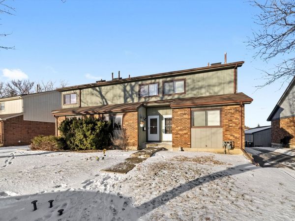 656 Rosner Drive, Unit 656, Roselle, IL 60172