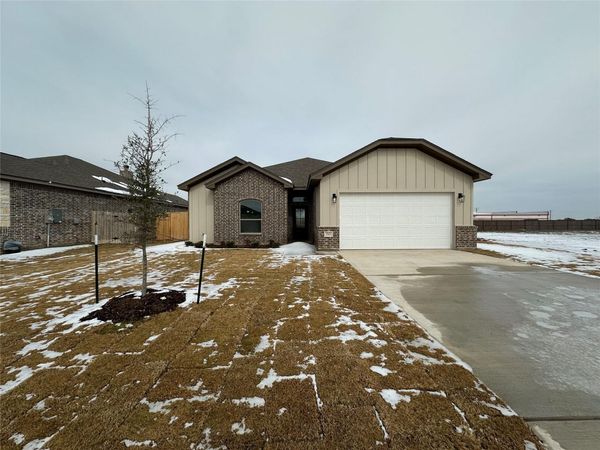 712 Eagle Crest DR, Salado, TX 76571