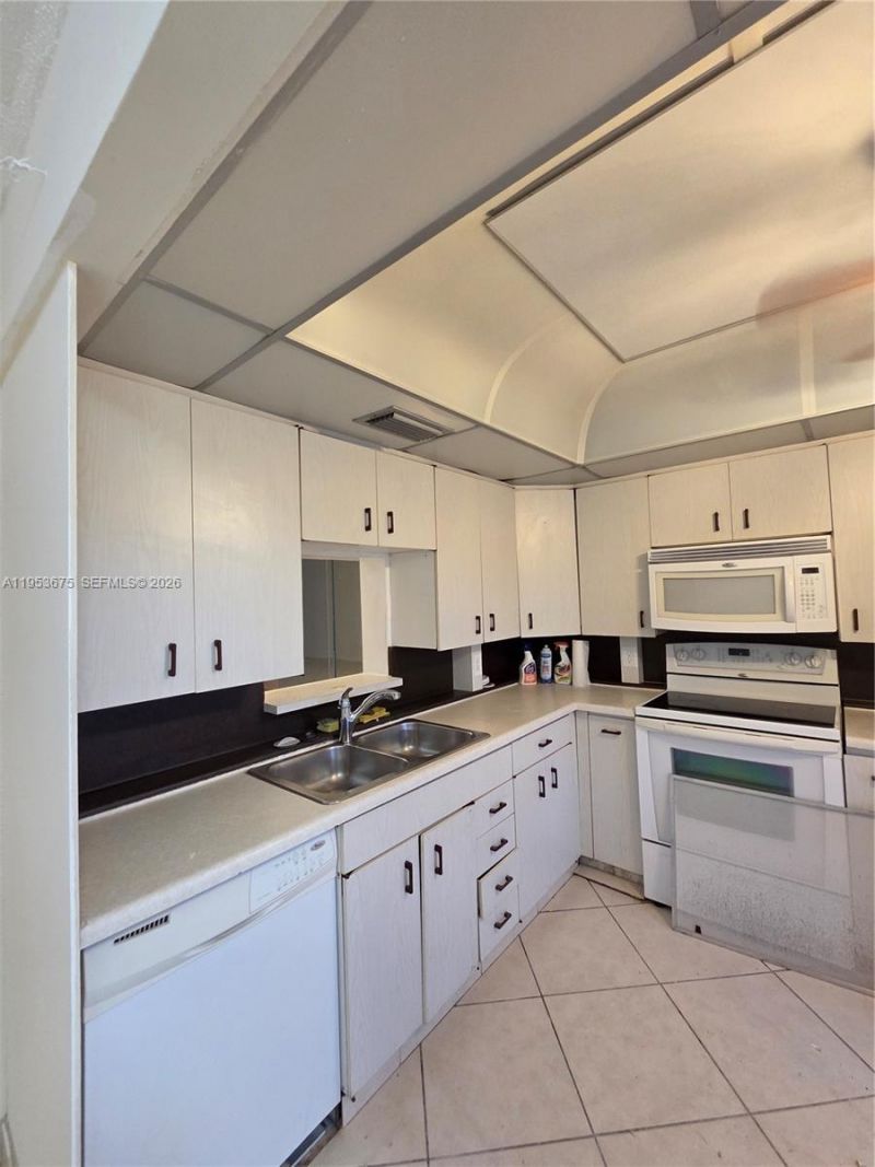 2805 Victoria Way , Unit H2, Coconut Creek, FL 33066 Photo