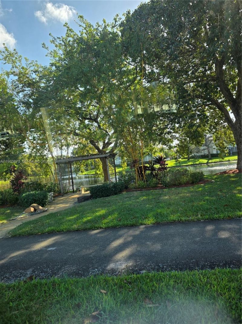 2805 Victoria Way , Unit H2, Coconut Creek, FL 33066 Photo