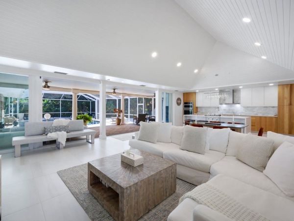 2943 Valencia Way, Fort Myers, FL 33901