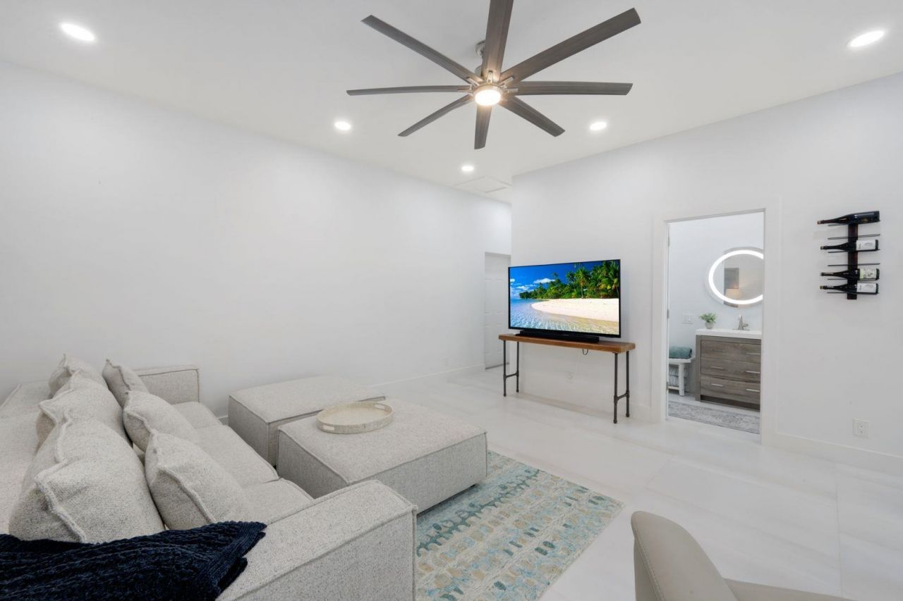 2943 Valencia Way, Fort Myers, FL 33901 Photo