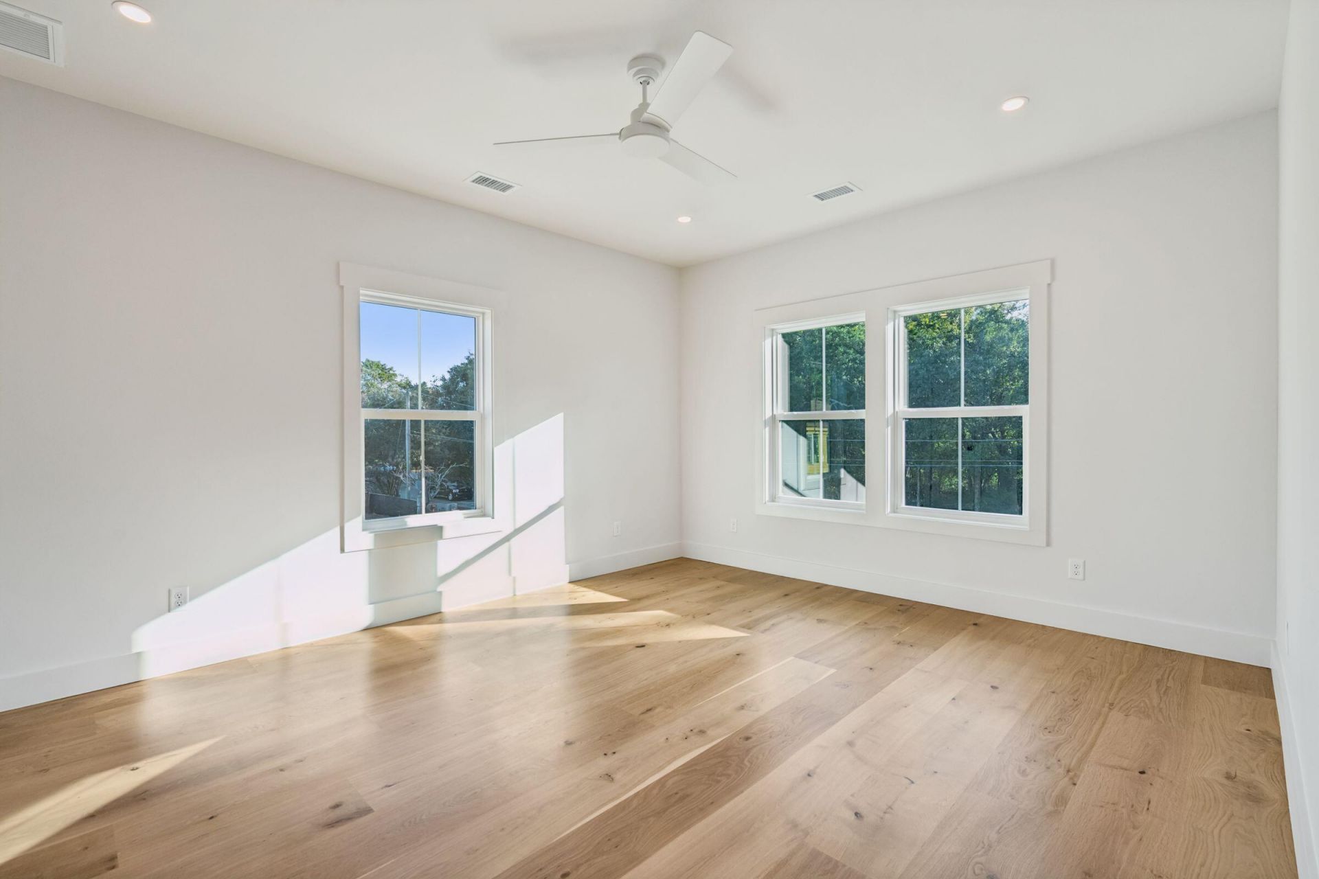 362 6th Avenue Photo 46