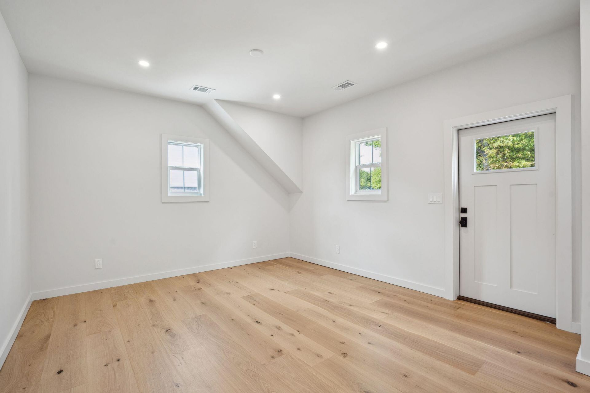 362 6th Avenue Photo 57