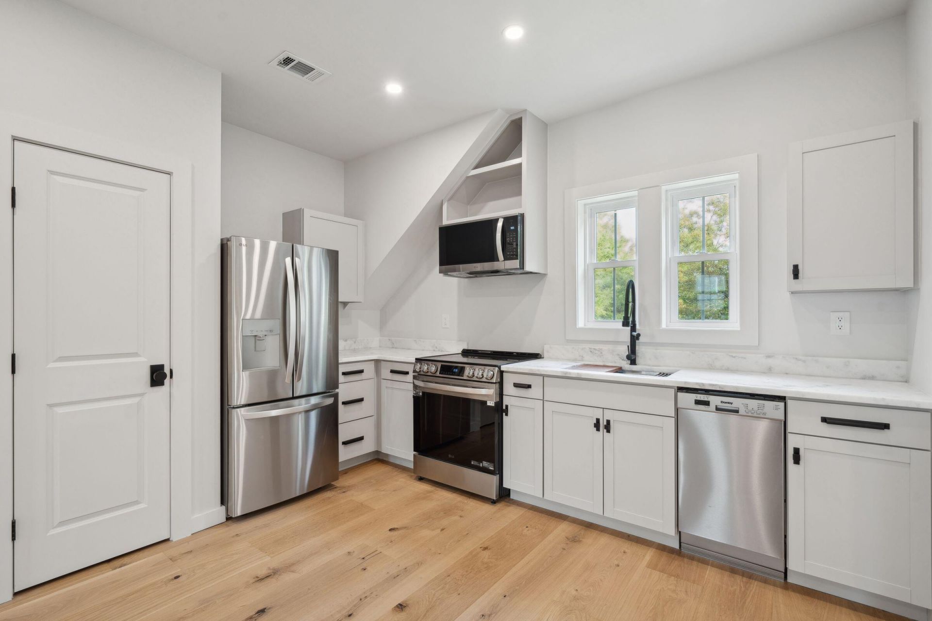 362 6th Avenue Photo 58