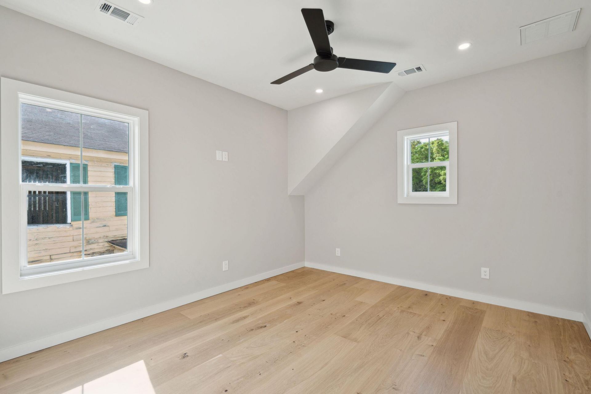 362 6th Avenue Photo 59