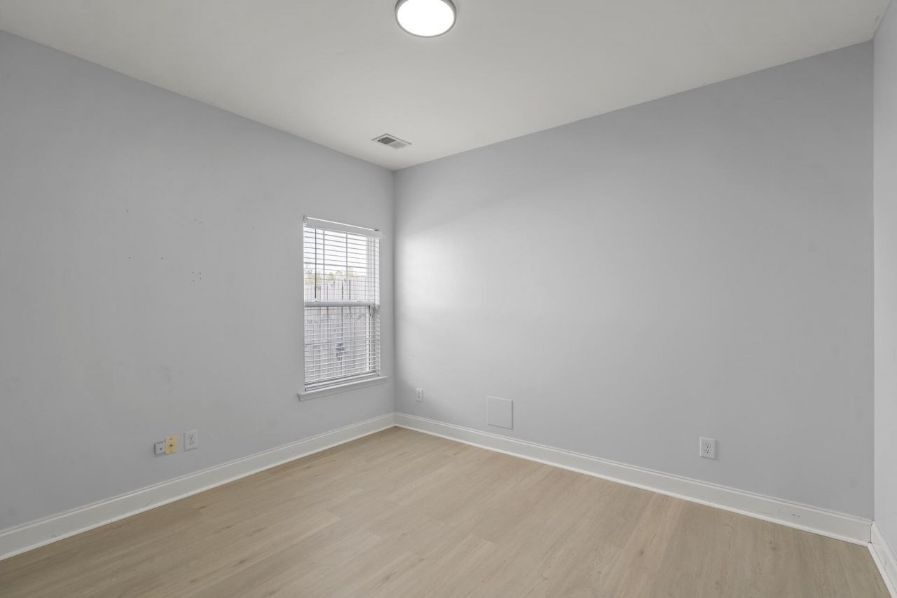 106 Netherfield Drive Photo 6