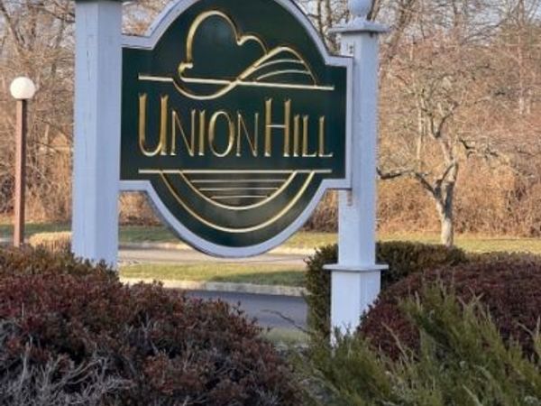 15 Sam Bonnell Dr., Clinton, NJ 08809