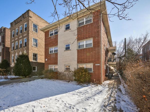 2067 W Farwell Avenue, Unit 3S, Chicago, IL 60645