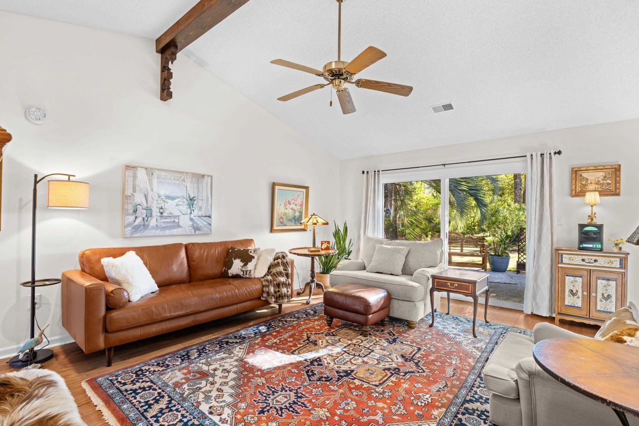 1041 Bear Lake Dr. Photo 13