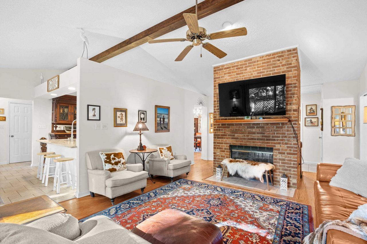 1041 Bear Lake Dr. Photo 14