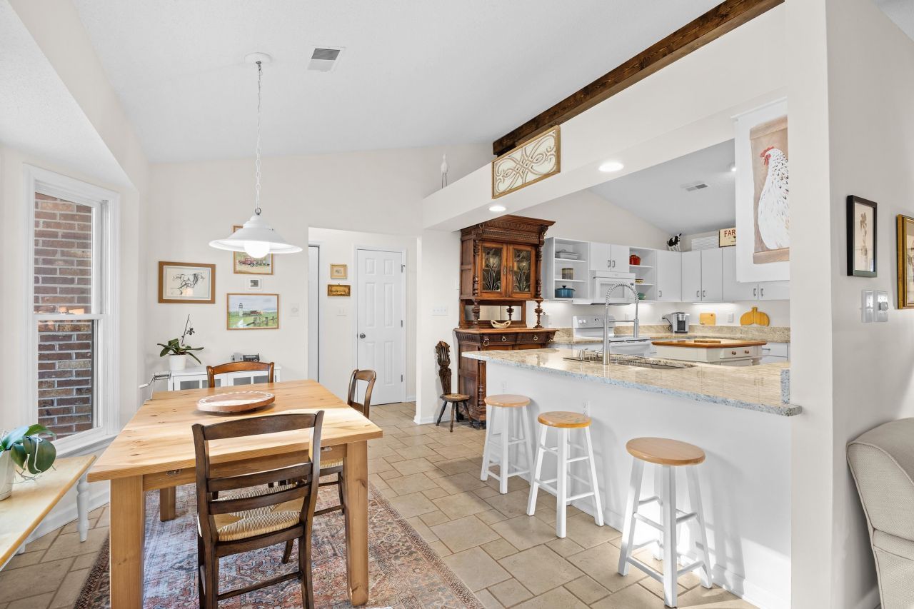 1041 Bear Lake Dr. Photo 16