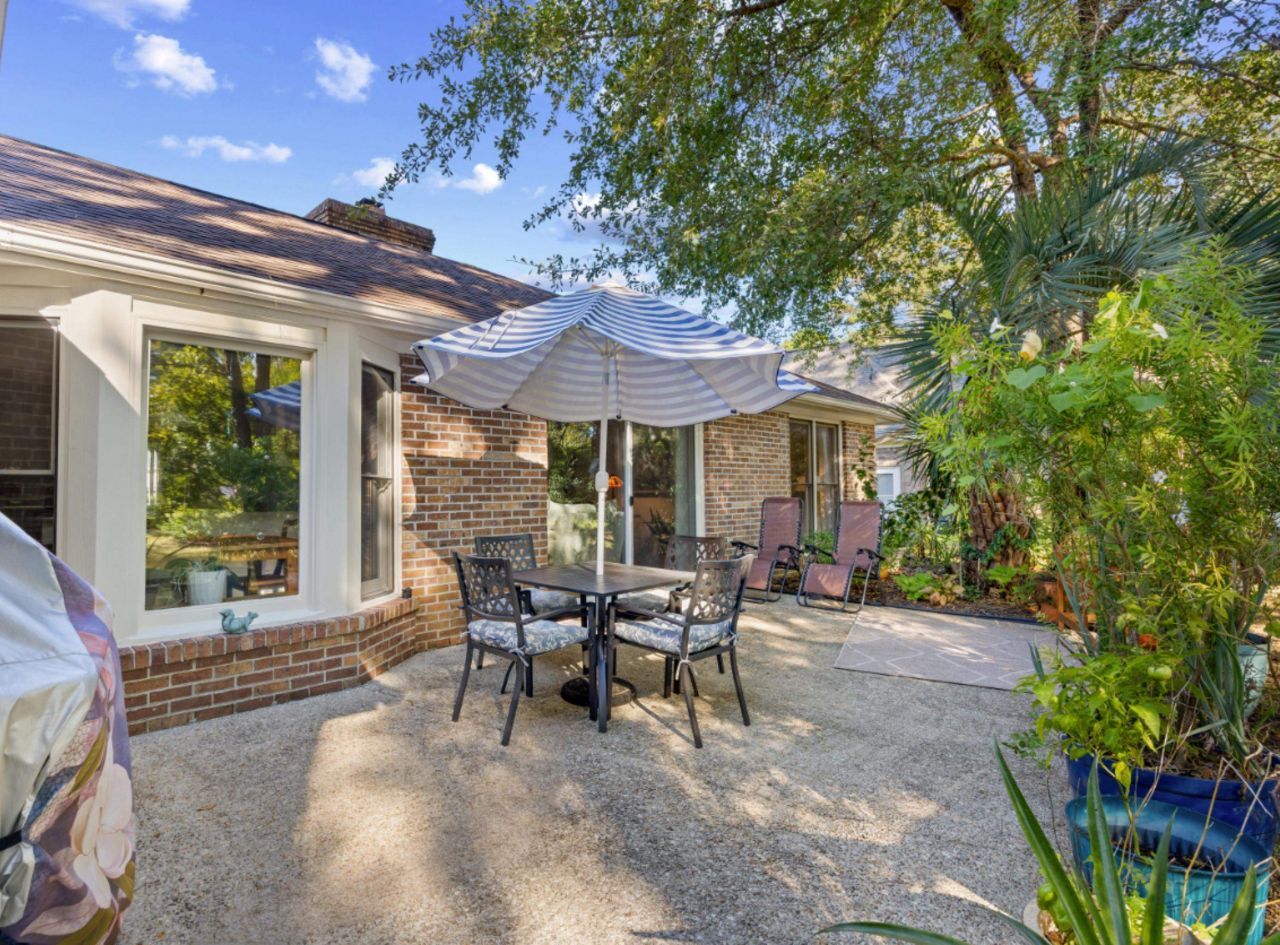 1041 Bear Lake Dr. Photo 5