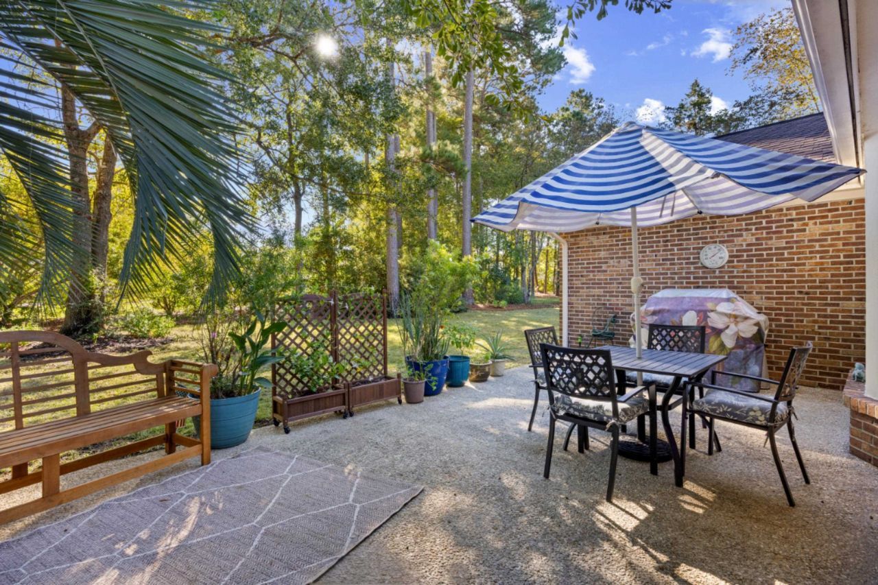 1041 Bear Lake Dr. Photo 6