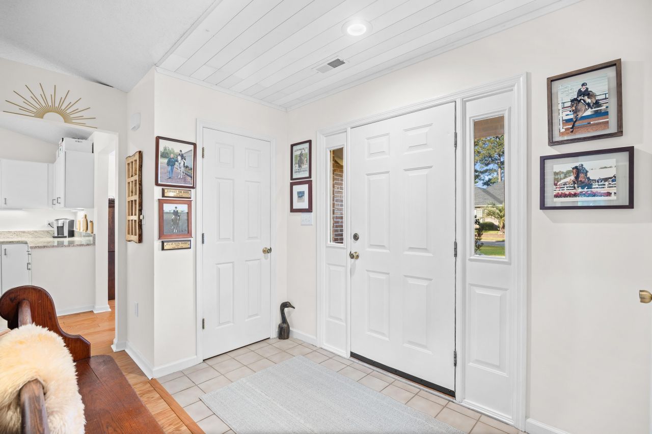 1041 Bear Lake Dr. Photo 9