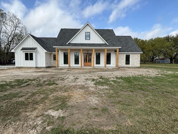 10642 Summerside Dr, Baker, LA 70714