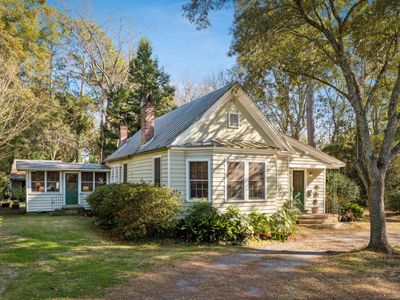 207 W Carolina Avenue, Summerville, SC 29483
