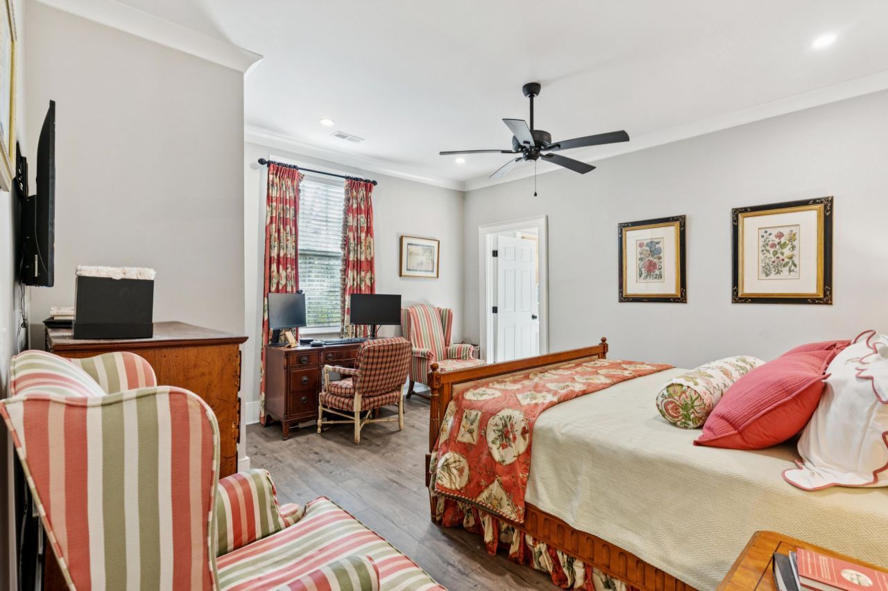 207 W Carolina Avenue Photo 18