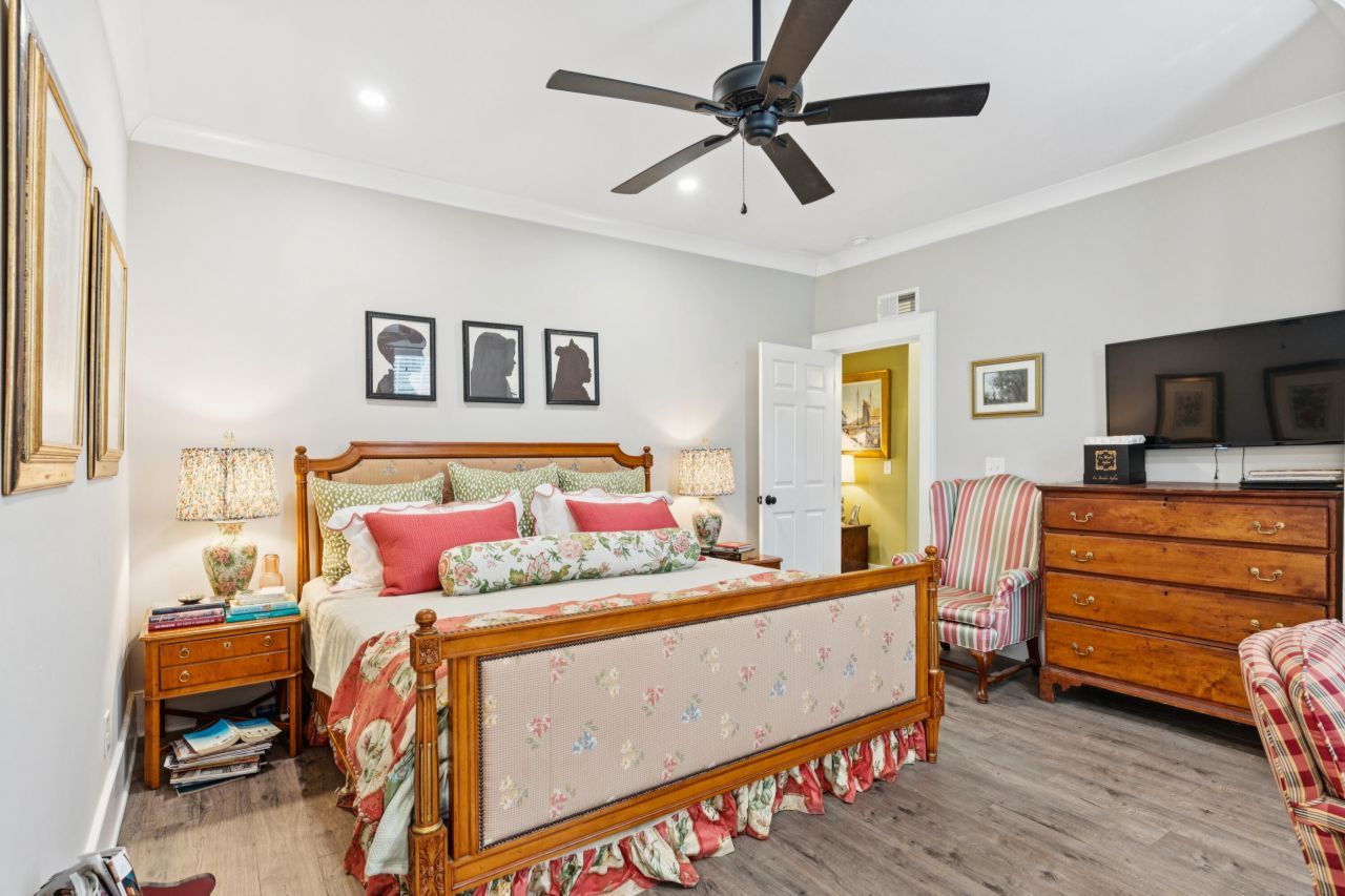 207 W Carolina Avenue Photo 20