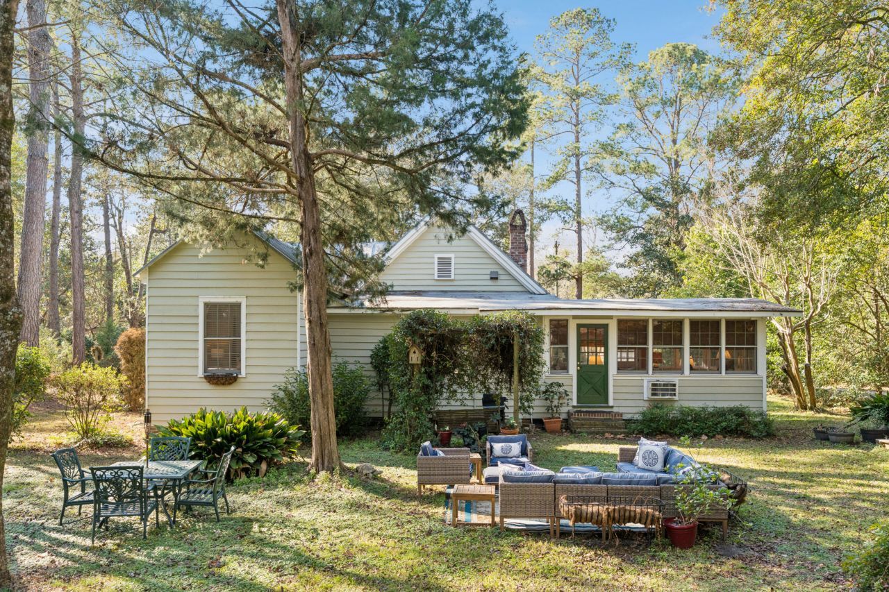 207 W Carolina Avenue Photo 35