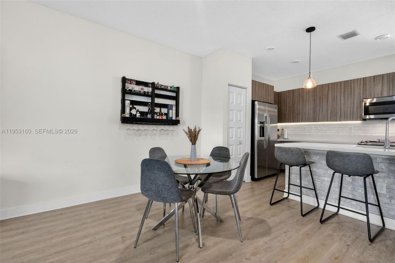 4975 NW 83rd Path, Doral, FL 33166 Photo