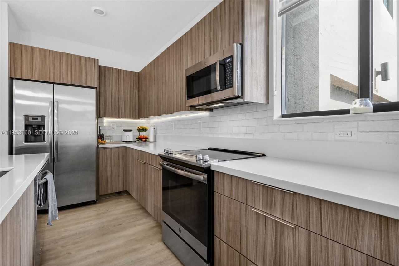 4975 NW 83rd Path, Doral, FL 33166 Photo