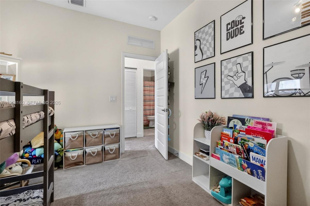 4975 NW 83rd Path, Doral, FL 33166 Photo